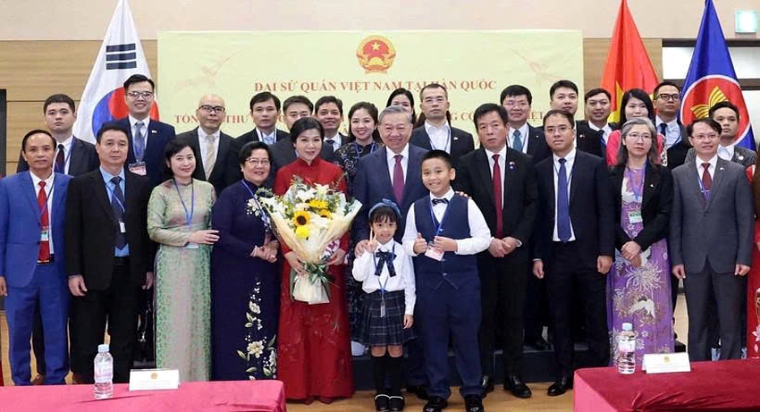 Party leader To Lam meets with Vietnames expatriates in RoK